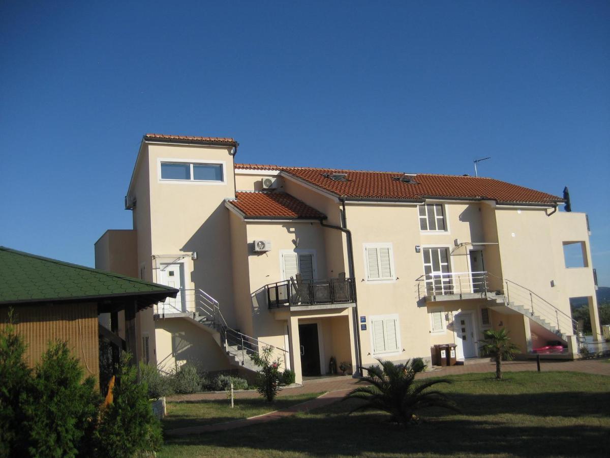 Villa „Drei Palmen“ Свети-Филип-и-Яков Экстерьер фото