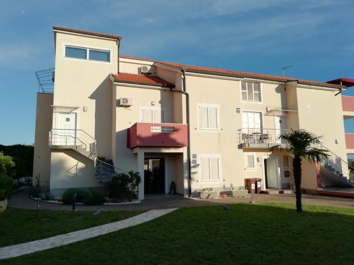 Villa „Drei Palmen“ Свети-Филип-и-Яков Экстерьер фото